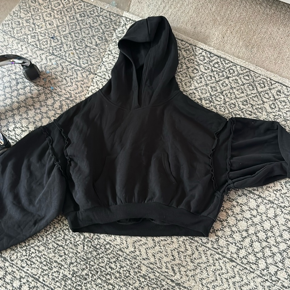 urban outfitters black pull over hoodie